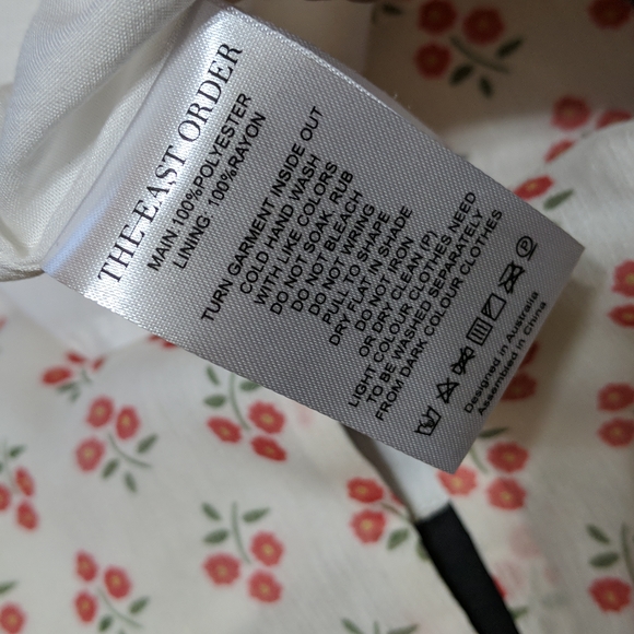 The East order cherries pleated dress - Picture 6 of 6